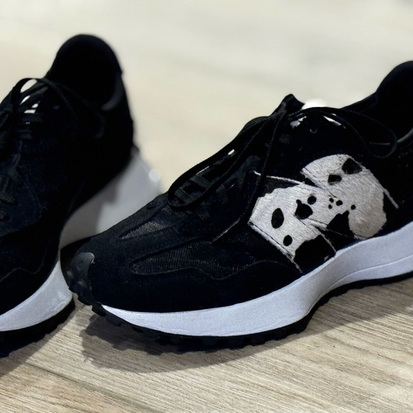 New Balance Black and White Athletic Shoes - Picture 3 of 10